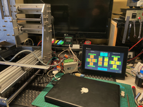 Testopstelling voor het testen van de motoren. M.b.v. Delta PLC DVP28V11S2W en Delta HMI.